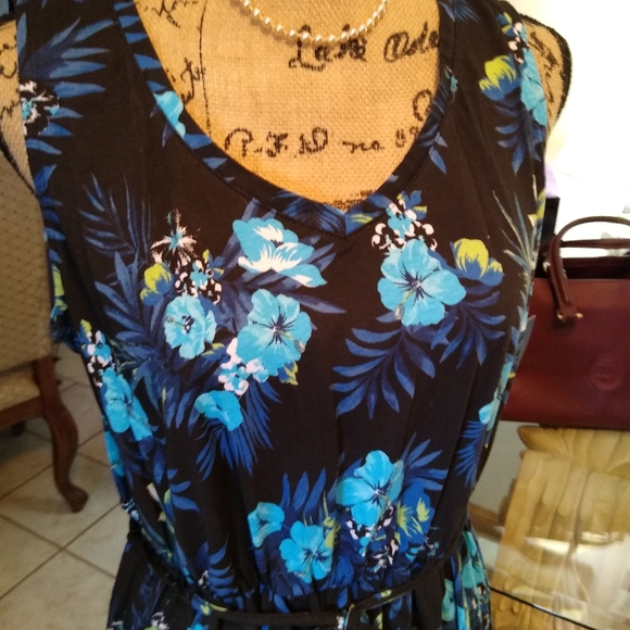 NWT🖤💙Maxi by Basic Editions - Picture 9 of 10